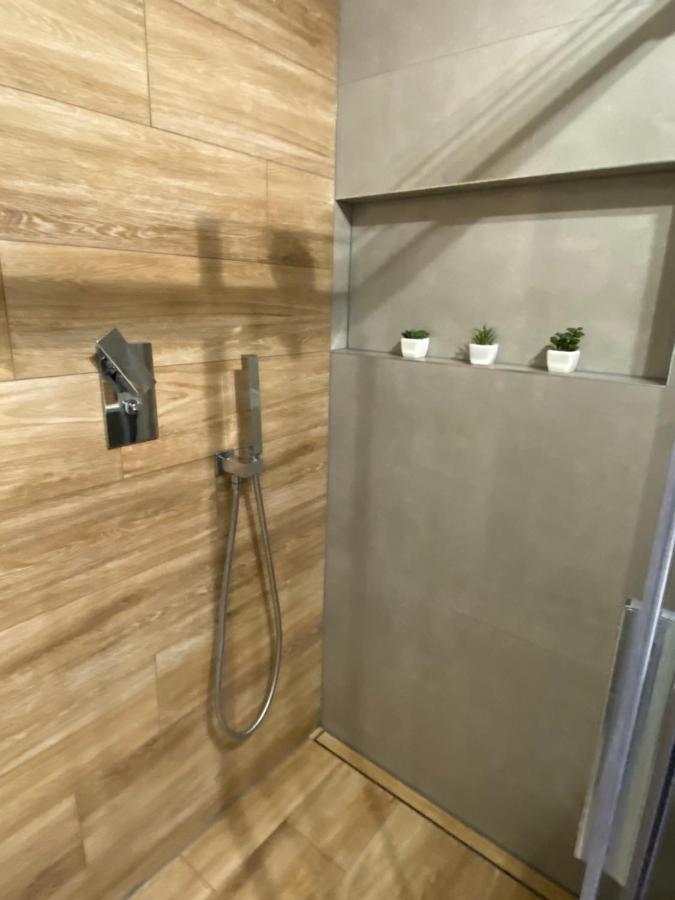 ז'ילינה Apartment Mala Praha & Parking In The Garage מראה חיצוני תמונה