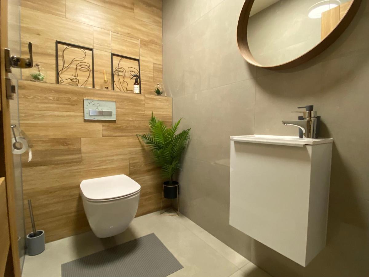 ז'ילינה Apartment Mala Praha & Parking In The Garage מראה חיצוני תמונה